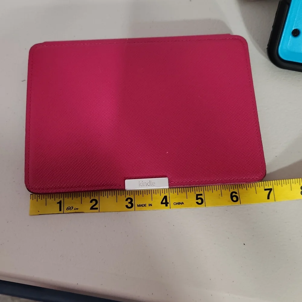 Kindle Case Textured Raspberry Color Magnetic Closure - Picture 7 of 8
